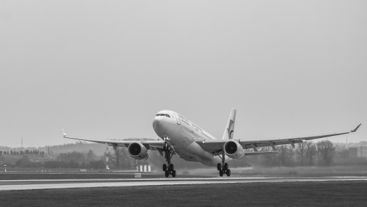Airplanes-Prague-IMG 9307